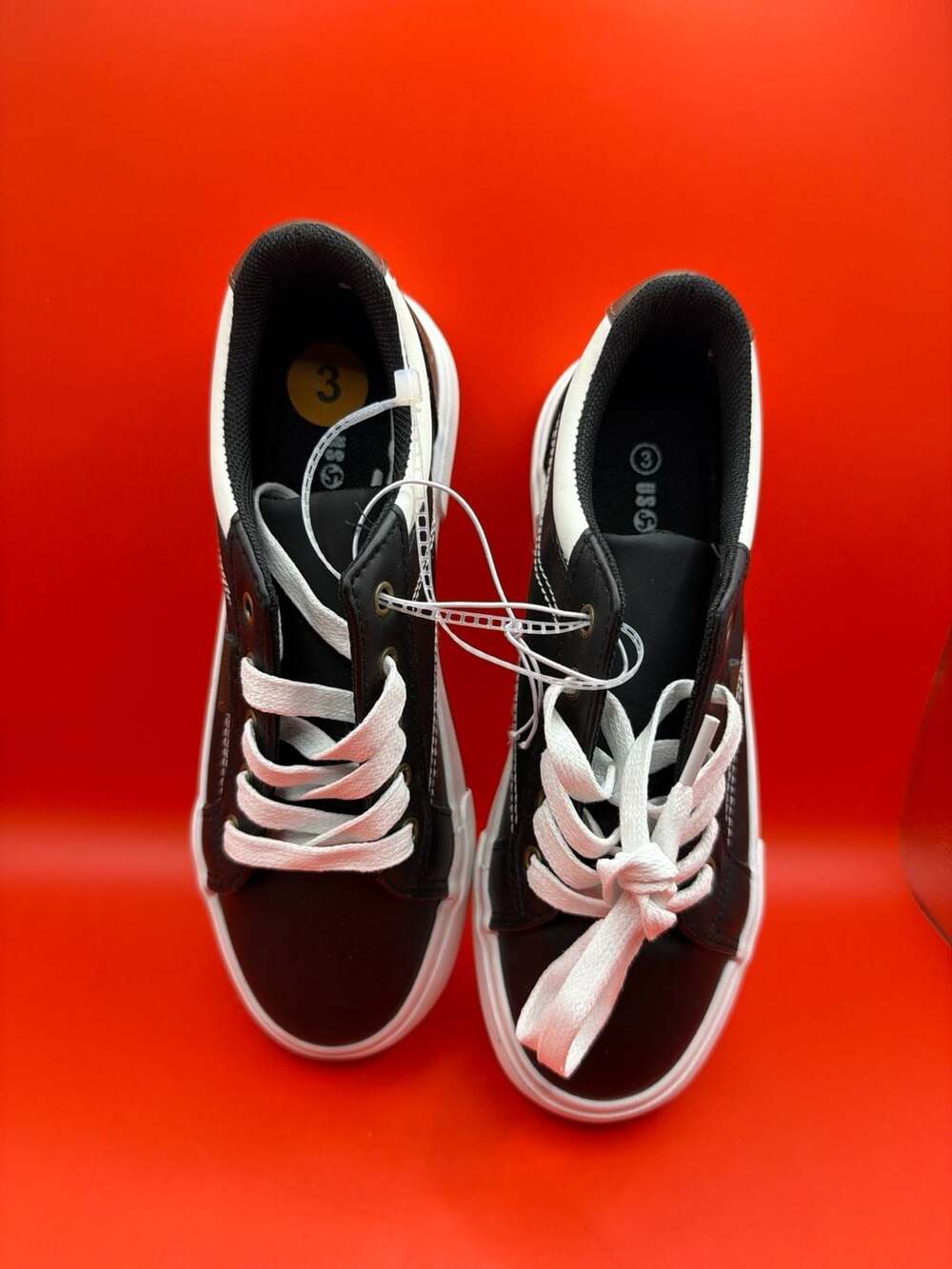 US Sports Kids' Black and White Low Top Sneakers Size 3